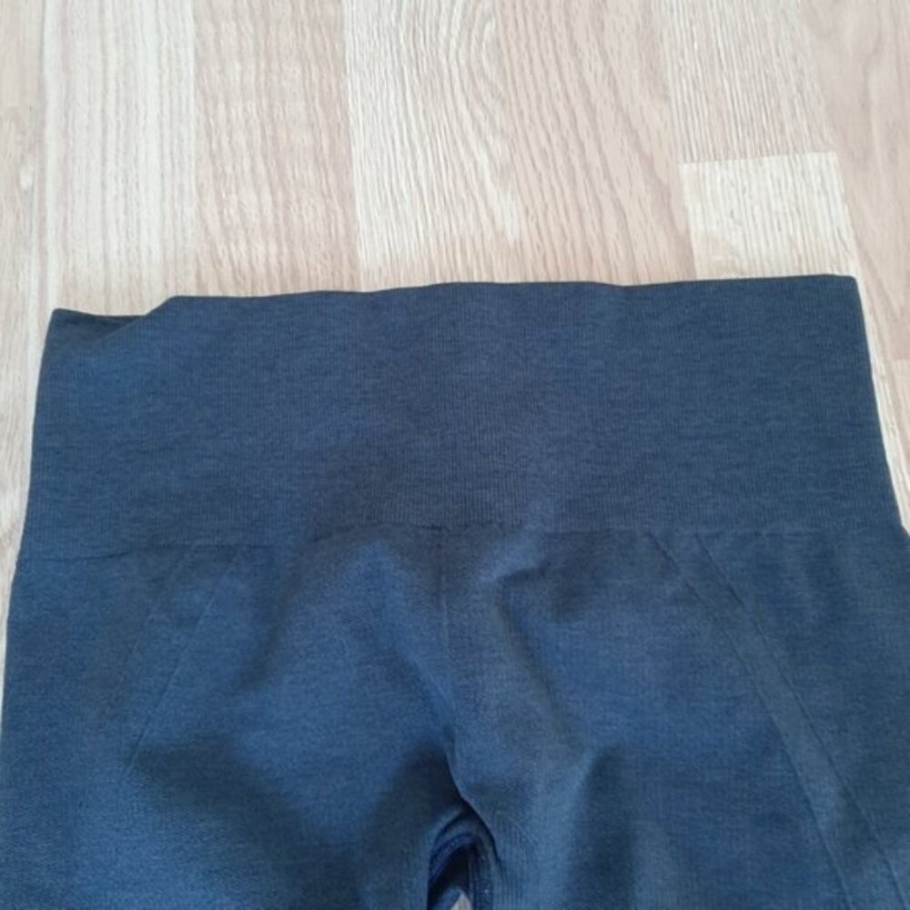 Lululemon Womens Black Crop Leggings  Black sz 6 - Picture 8 of 10